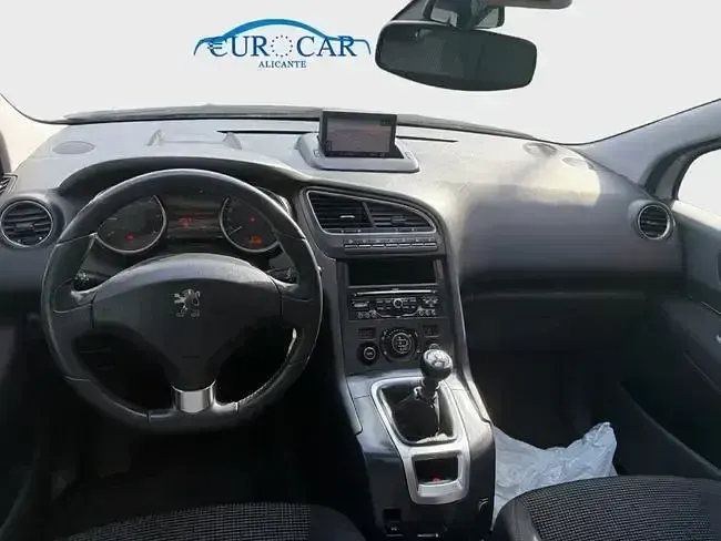 Usado Peugeot 5008 Premium 111 CV (81 kW) 2010 Gris Monovolumen