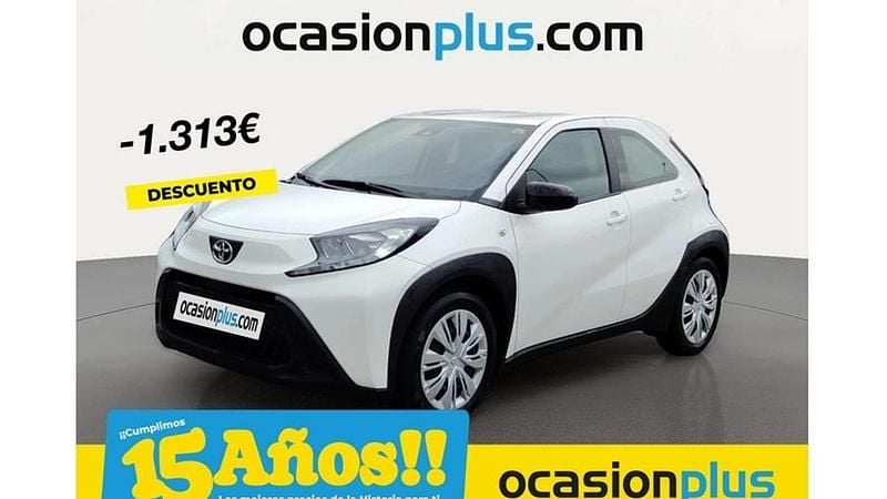 Blanco Usado 2023 Toyota Aygo Play Utilitario | 12.500 € (Precio justo) - Imagen 1/4