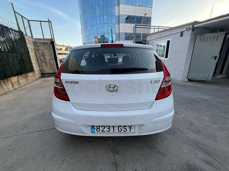 Brugt Hyundai i30 Classic 109 HK (80 kW) 2010 Hvid Sedan