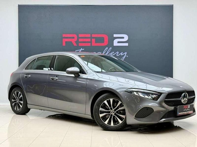 Usado Mercedes A180 Advanced 136 CV (100 kW) 2023 Gris Berlina