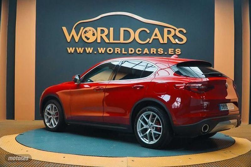 Usado Alfa Romeo Stelvio Executive 209 CV (153 kW) 2020 Rojo SUV