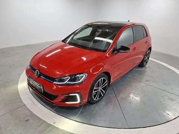 Używany VW Golf VII GTE 204 KM (150 kW) 2017 Czerwony Sedan/Limuzyna