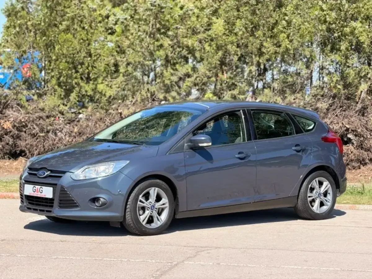 Usado Ford Focus Trend 115 CV (84 kW) 2015 Azul Familiar