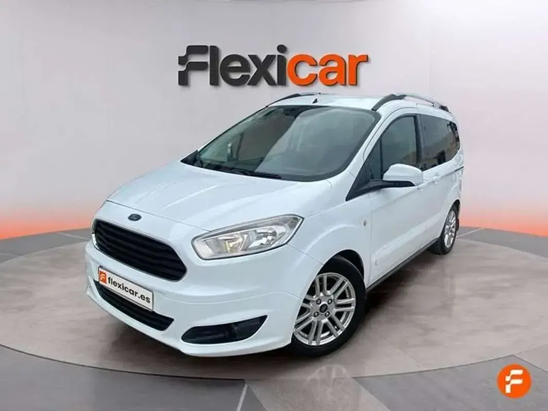 Usado Ford Tourneo Courier Titanium 97 CV (71 kW) 2017 Blanco Monovolumen