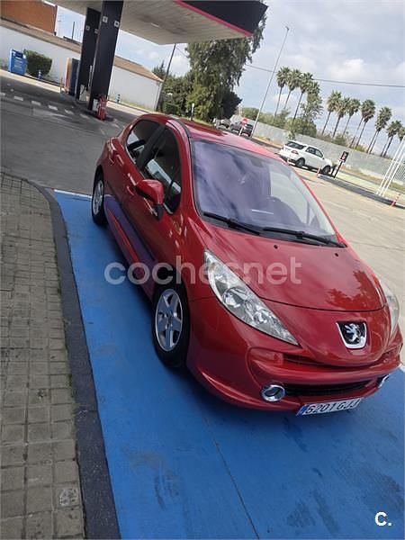 Usado Peugeot 207 70 CV (51 kW) 2008 Rojo Berlina