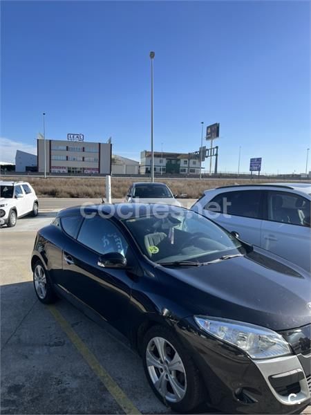 Negro Usado 2010 Renault Mégane III Dynamique Berlina | 6000 € (Precio justo) - Imagen 1/4