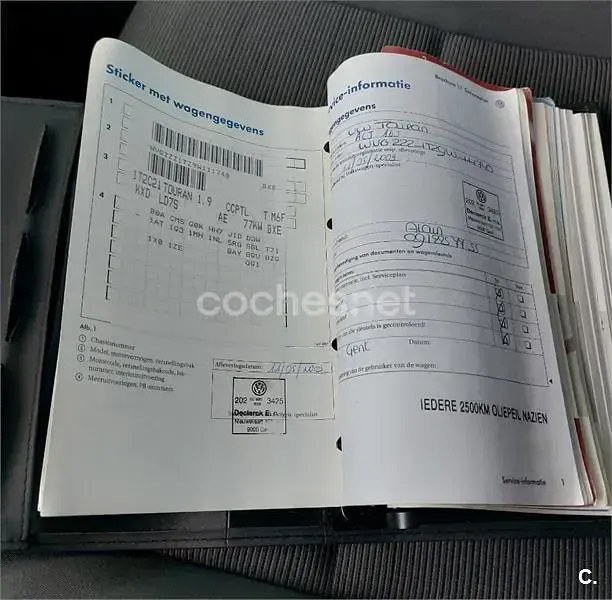 Usado VW Touran Advance 105 CV (77 kW) 2009 Gris / plata Monovolumen