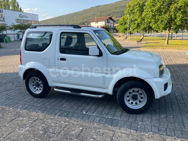Usado Suzuki Jimny 85 CV (62 kW) 2017 Blanco SUV