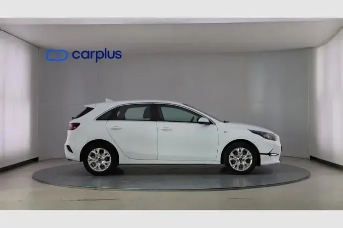 Usado Kia Ceed 136 CV (100 kW) 2022 Blanco Utilitario