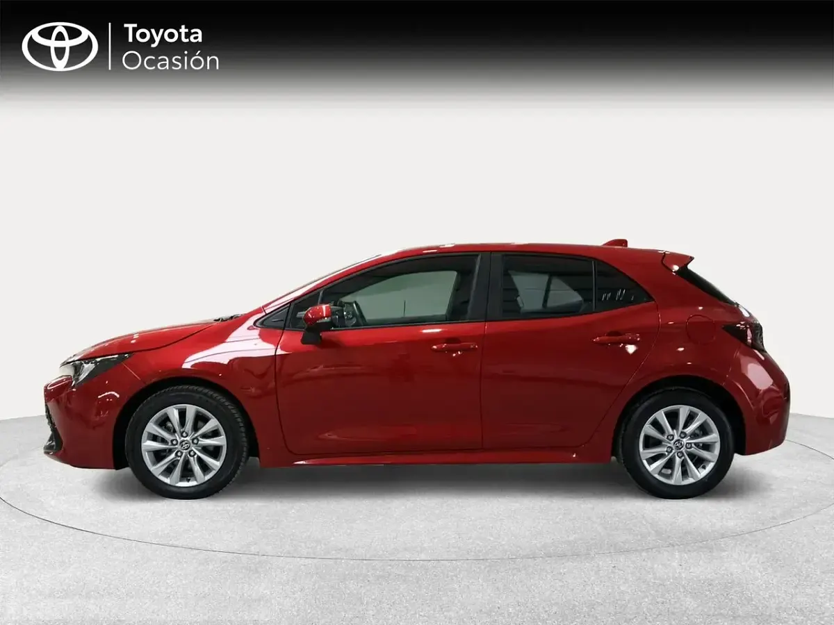 Usado Toyota Corolla Active 140 CV (102 kW) 2024 Rojo Berlina
