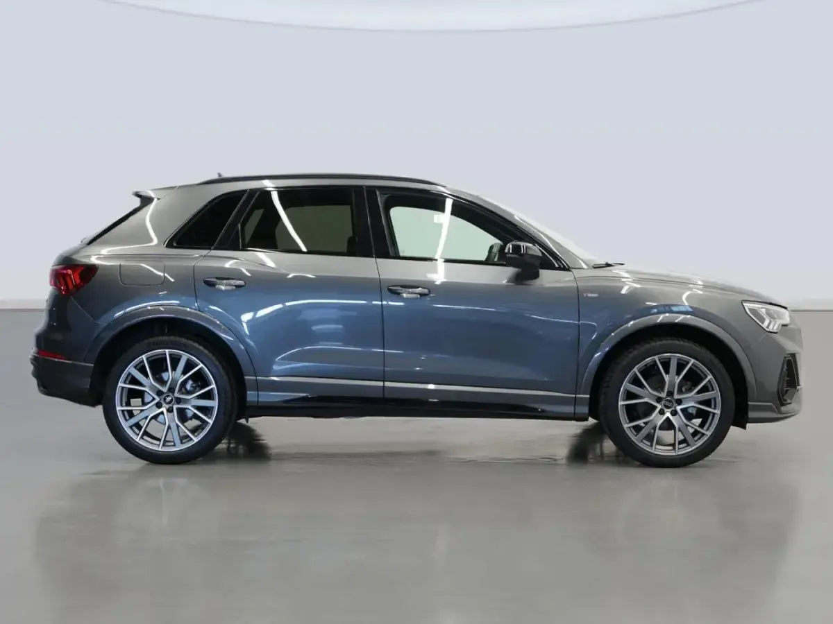 Usado Audi Q3 150 CV (110 kW) 2025 Gris SUV
