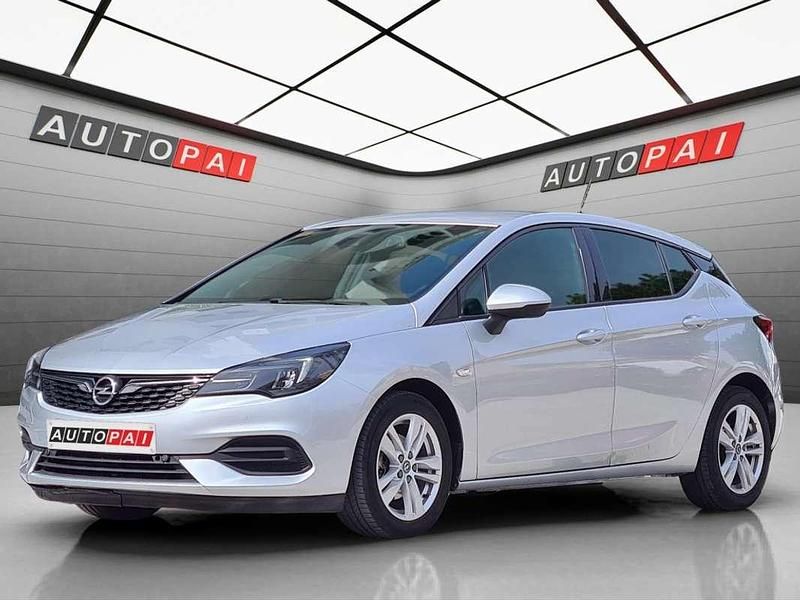 Usado Opel Astra Ultimate 122 CV (89 kW) 2021 Plateado Utilitario