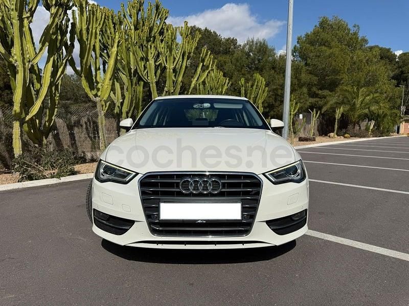 Usado Audi A3 Attraction 125 CV (91 kW) 2014 Blanco Berlina
