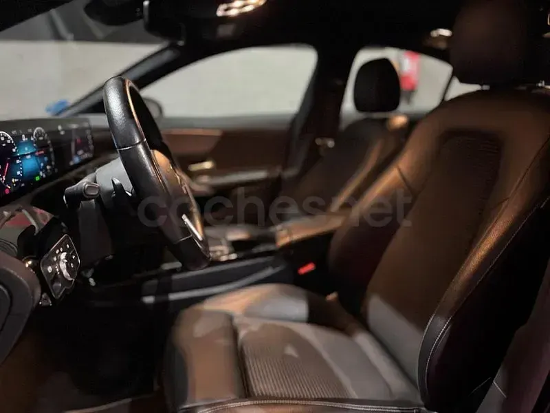 Usado Mercedes CLA250e 218 CV (160 kW) 2022 Negro Berlina