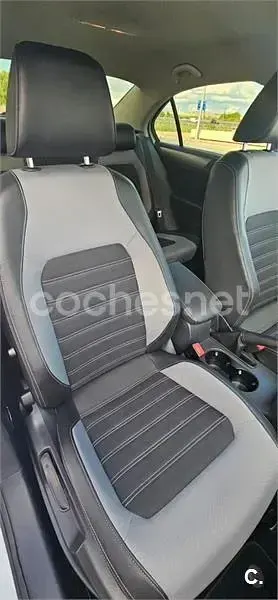 Usado VW Jetta Sport 105 CV (77 kW) 2014 Blanco Berlina