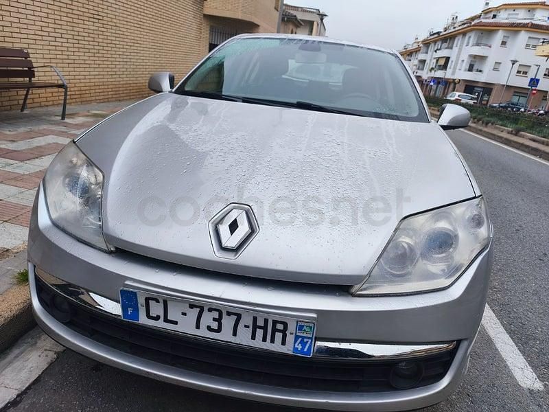 Usado Renault Laguna III 130 CV (95 kW) 2010 Gris / plata Berlina