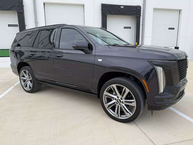 Usado Cadillac Escalade 426 CV (313 kW) 2025 Negro SUV