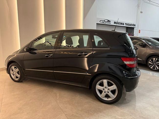 Usado Mercedes B180 109 CV (80 kW) 2007 Negro Monovolumen