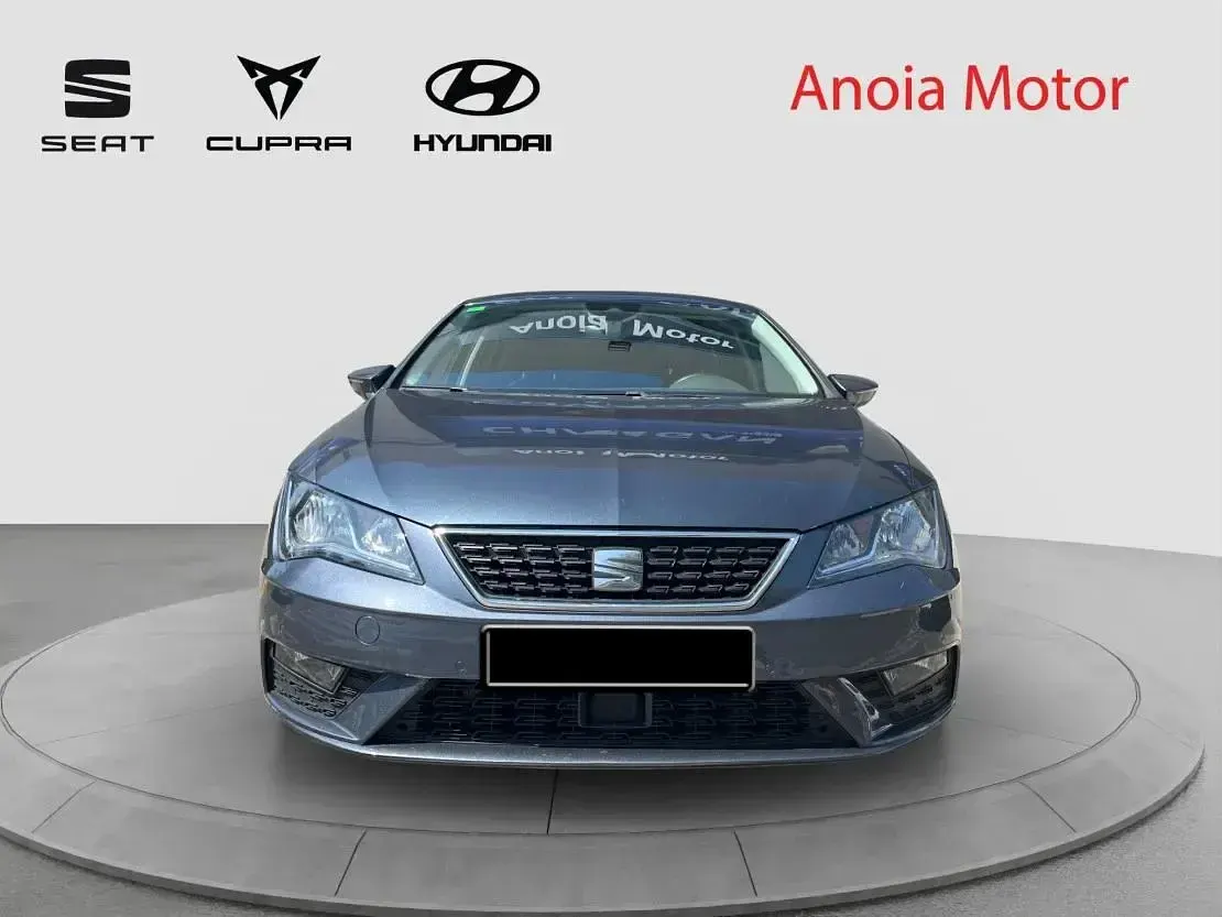 Usado Seat Leon Style 116 CV (85 kW) 2019 Gris Berlina