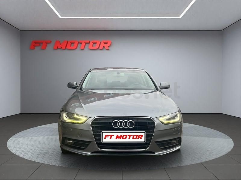 Usado Audi A4 150 CV (110 kW) 2014 Gris / plata Berlina