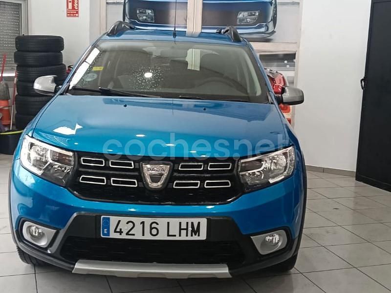 Usado Dacia Sandero Comfort 90 CV (66 kW) 2020 Azul Berlina