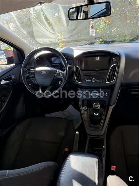 Usado Ford Focus Business Edition 120 CV (88 kW) 2017 Granate Berlina