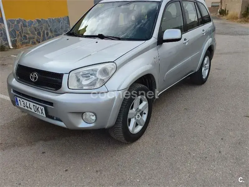 Usado Toyota RAV4 Sol 150 CV (110 kW) 2005 Gris / plata SUV