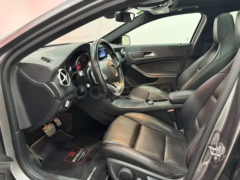 Usado Mercedes GLA220 177 CV (130 kW) 2018 Gris / plata SUV