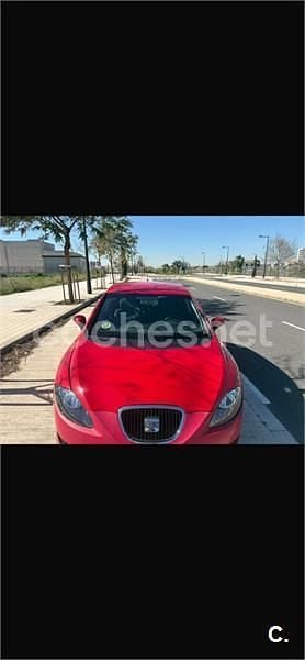 Usado Seat Leon Ecomotive 105 CV (77 kW) 2007 Rojo Utilitario
