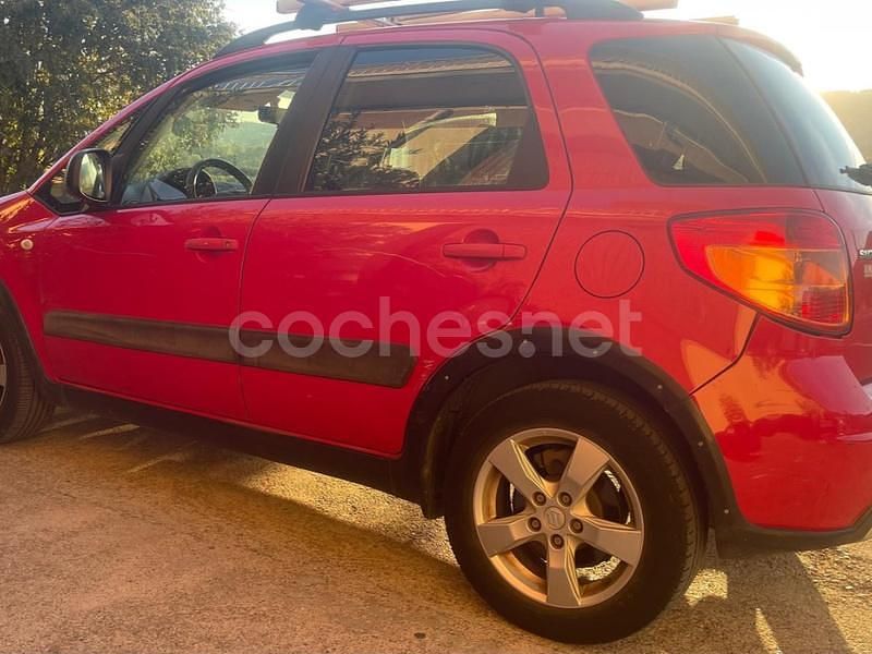 Usado Suzuki SX4 City 120 CV (88 kW) 2011 Rojo SUV