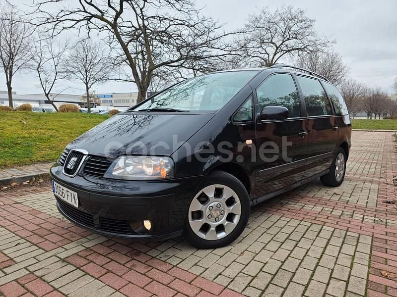 Usado Seat Alhambra Sport 140 CV (102 kW) 2008 Negro Monovolumen