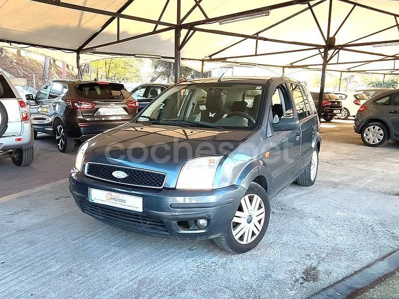 Gris / plata Usado 2002 Ford Fusion Trend Berlina | 2200 € (Precio justo) - Imagen 1/4