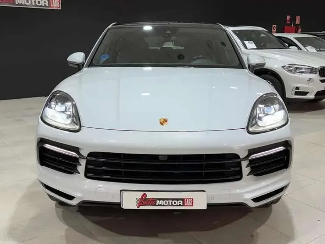 Usado Porsche Cayenne E-Hybrid 462 CV (339 kW) 2022 Blanco SUV