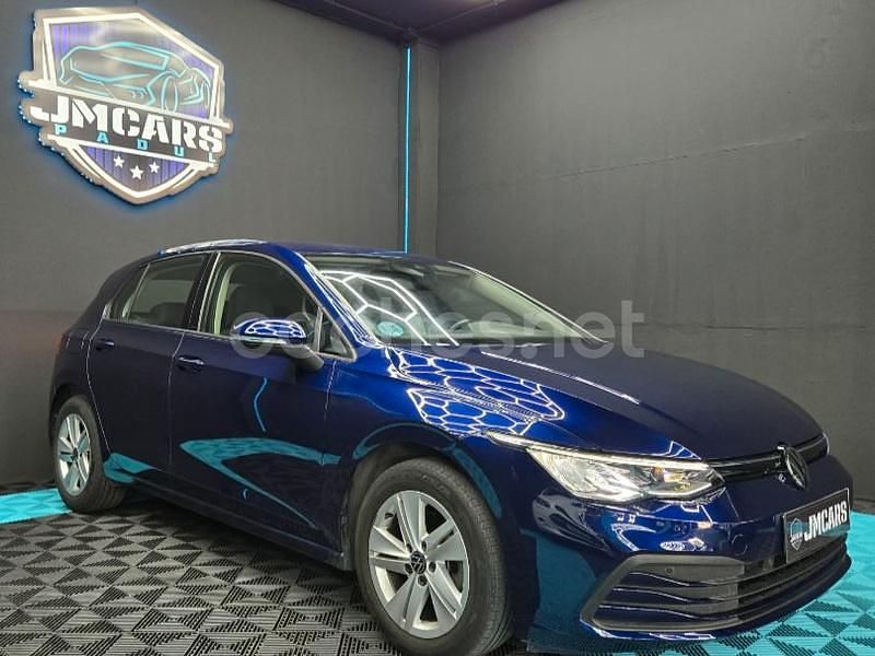 Usado VW Golf VIII 115 CV (84 kW) 2021 Azul Berlina