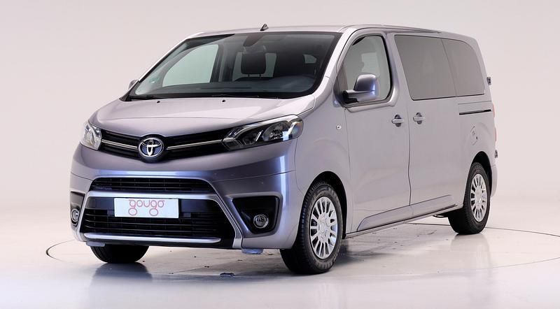 Gris / plata Usado 2022 Toyota Proace Verso Familiar | 27.895 € (Precio justo) - Imagen 1/4