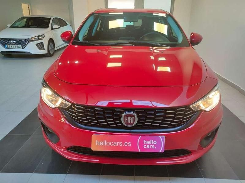Usado Fiat Tipo Mirror 95 CV (69 kW) 2020 Rojo Familiar