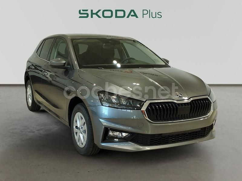 Nuevo Skoda Fabia Selection 80 CV (58 kW) 2025 Gris / plata Utilitario
