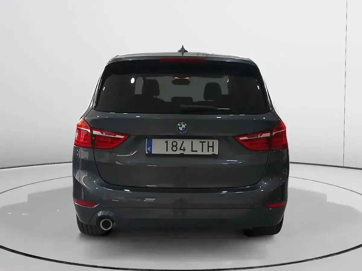 Usado BMW 216 Gran Tourer Advantage 109 CV (80 kW) 2021 Gris Monovolumen