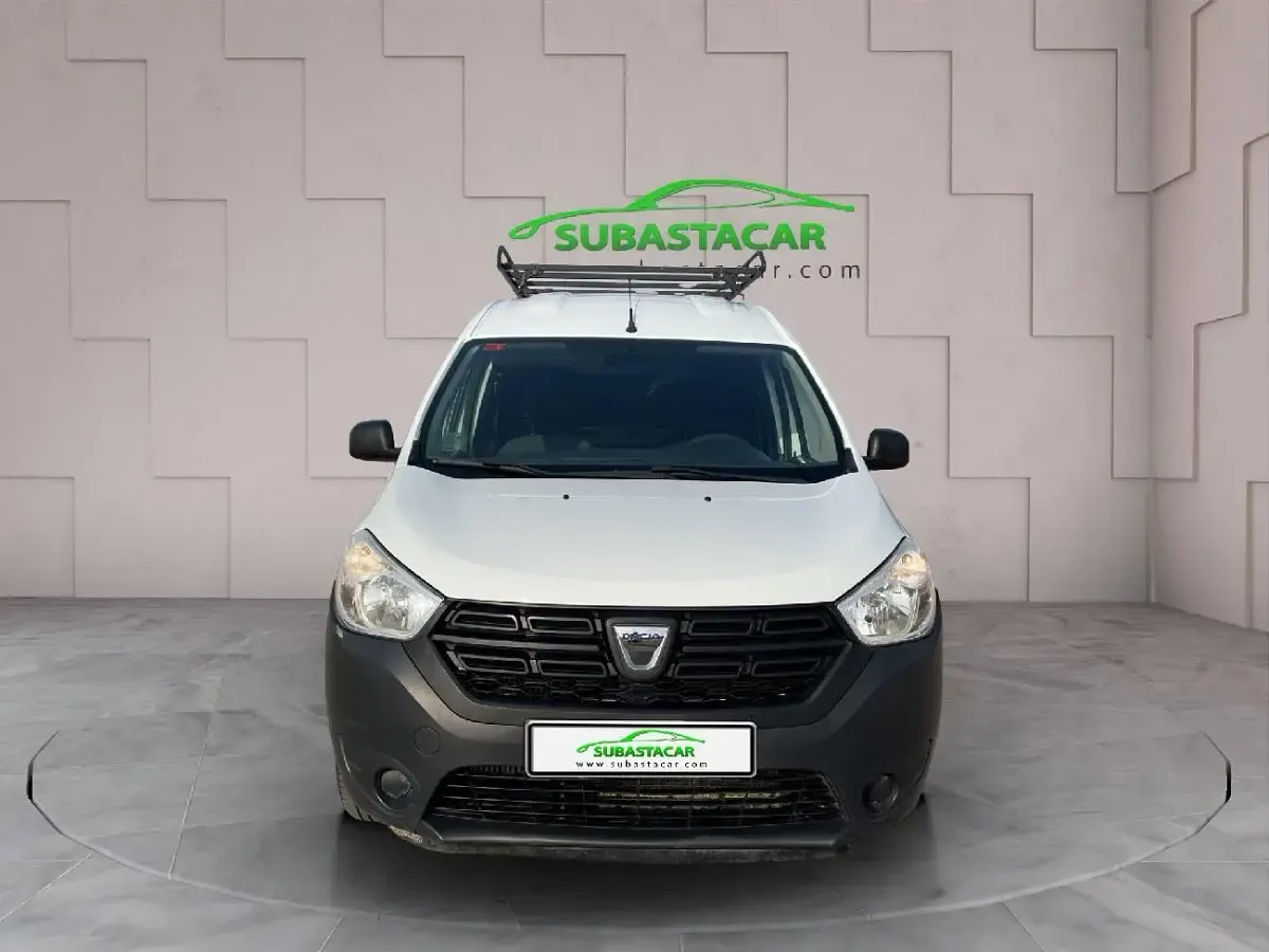 Usado Dacia Dokker Essentiel 75 CV (55 kW) 2019 Blanco Monovolumen