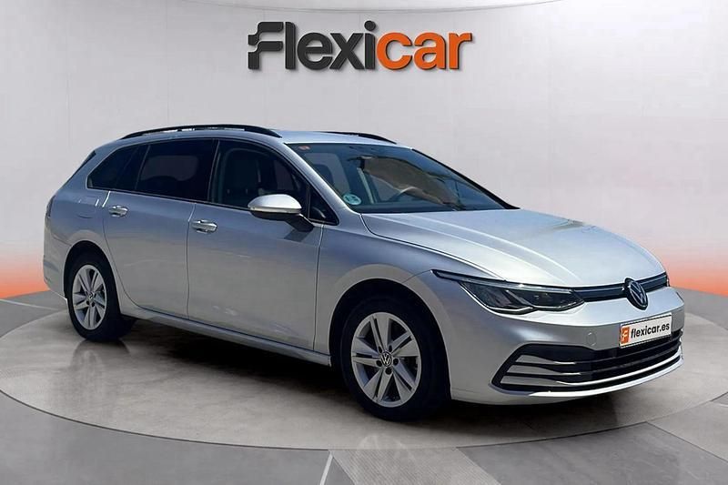 Gris Usado 2021 VW Golf VIII Life Familiar | 19.390 € (Buen precio) - Imagen 1/4