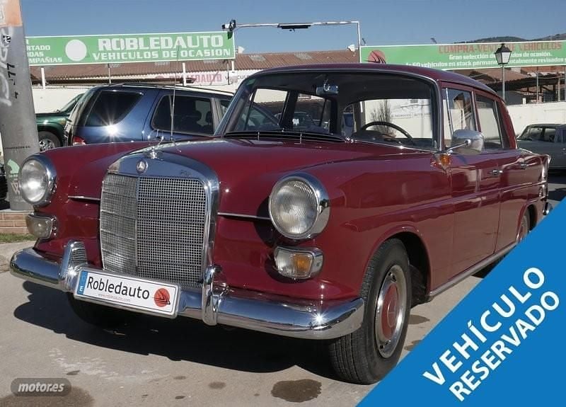 Usado Mercedes 190 55 CV (40 kW) 1973 Granate Berlina