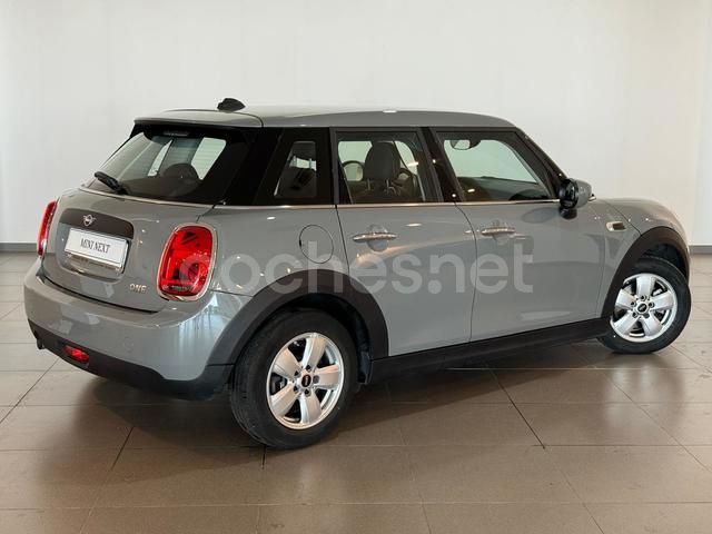 Usado Mini ONE 102 CV (75 kW) 2021 Gris / plata Utilitario