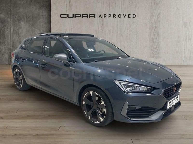 Usado Cupra Leon 150 CV (110 kW) 2024 Gris / plata Berlina