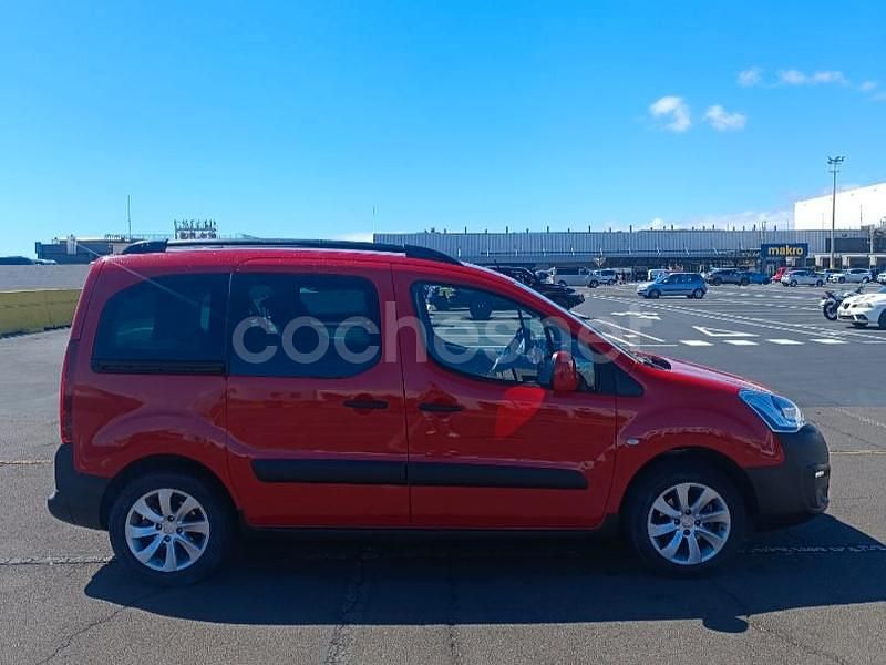Usado Peugeot Partner Tepee Outdoor 110 CV (80 kW) 2016 Rojo Monovolumen