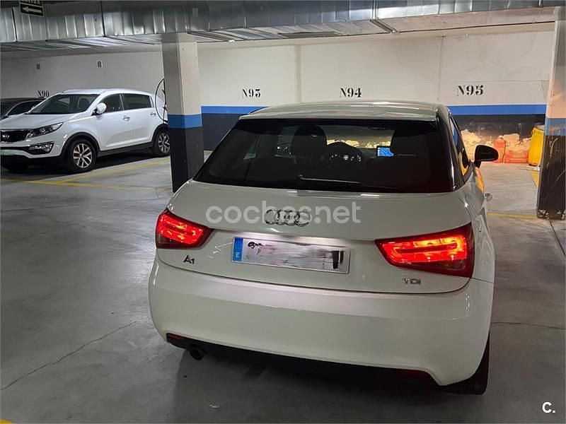 Usado Audi A1 90 CV (66 kW) 2013 Blanco Berlina