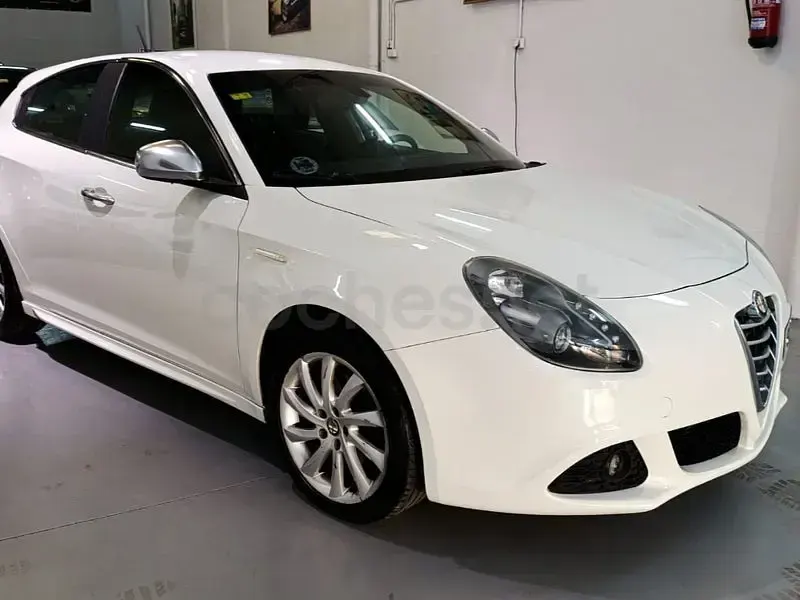 Usado Alfa Romeo Giulietta Progression 140 CV (102 kW) 2011 Blanco Utilitario