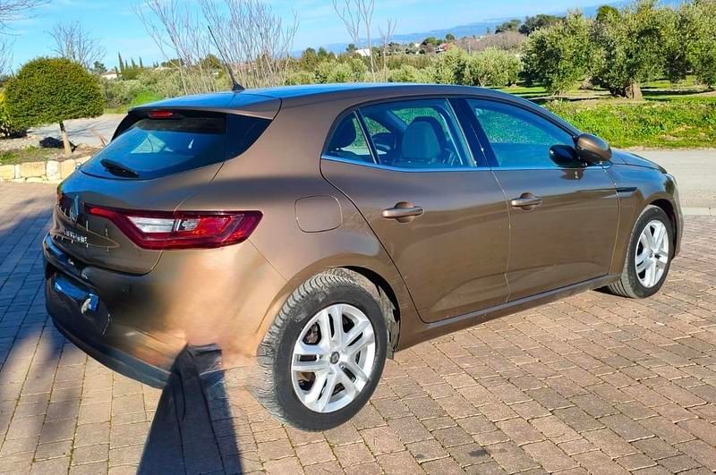 Usado Renault Mégane IV Business 110 CV (80 kW) 2018 Marrón
