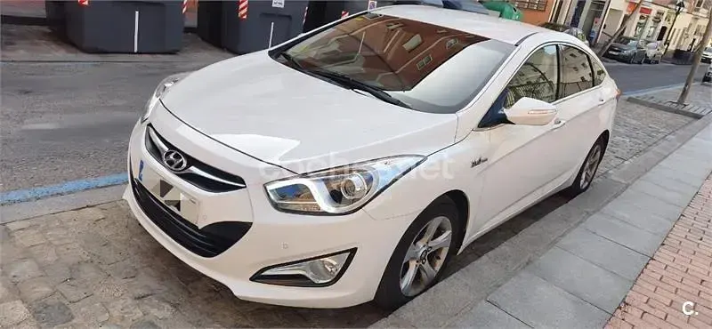 Usado Hyundai i40 136 CV (100 kW) 2013 Blanco Berlina