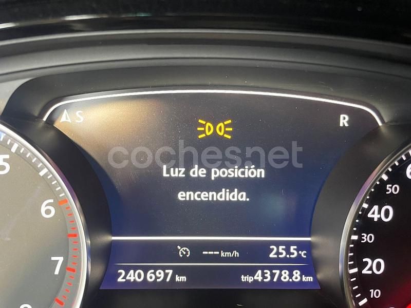 Usado VW Touareg 380 CV (279 kW) 2014 Gris / plata SUV