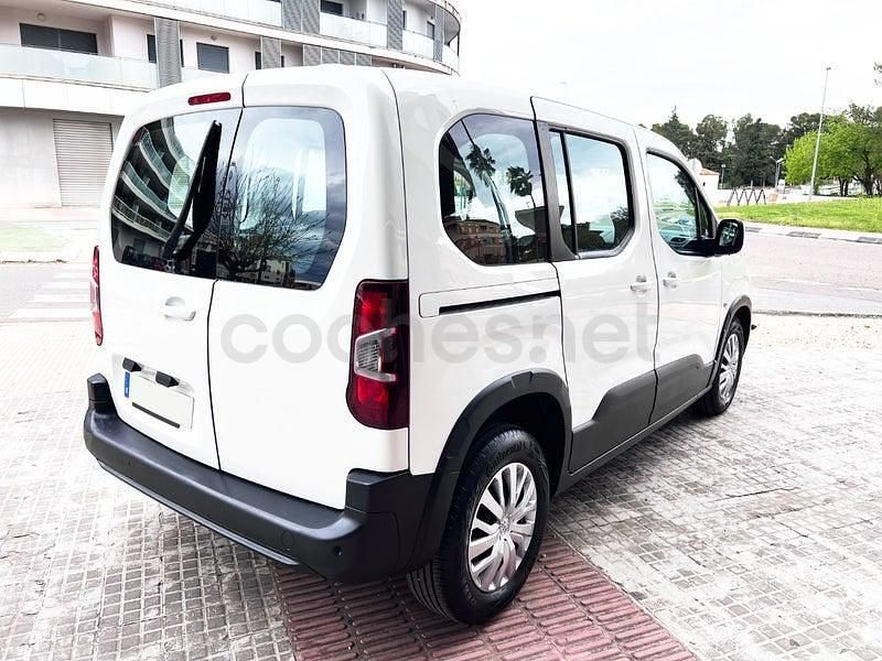 Usado Peugeot Rifter Active 100 CV (73 kW) 2020 Blanco Monovolumen